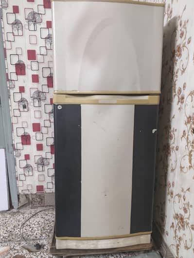 Dawlance fridge condition 10/10 contact 03065484293