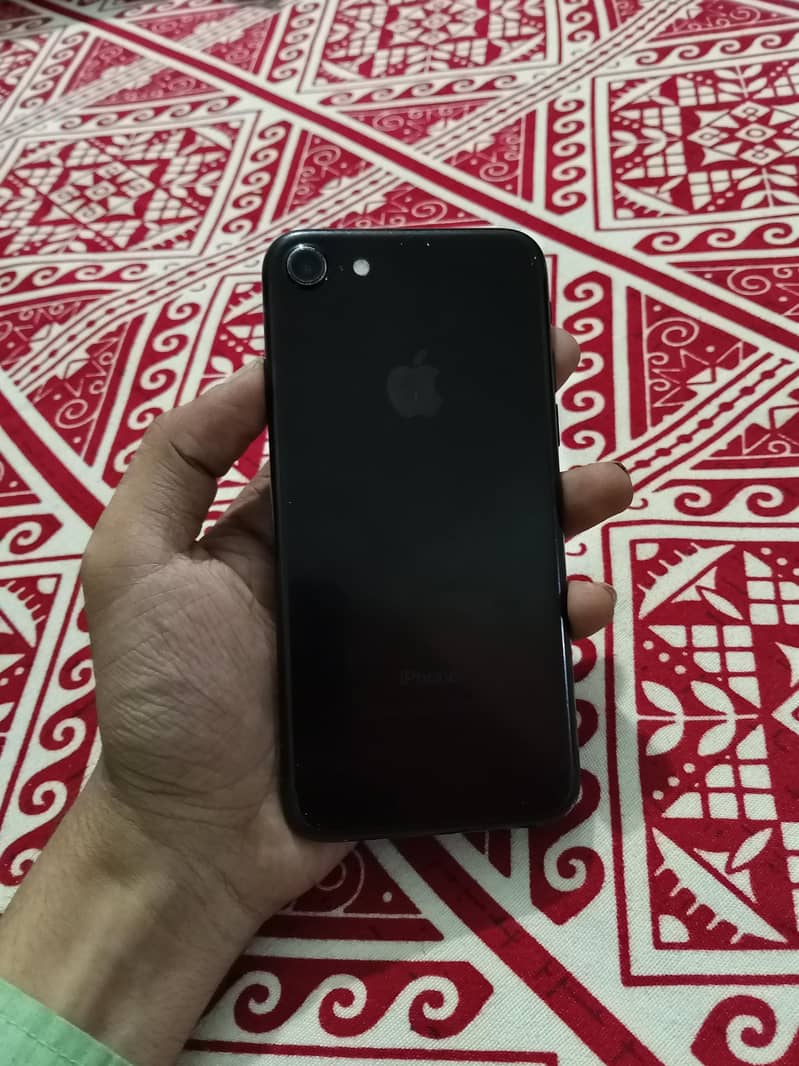 Apple iPhone 7 1
