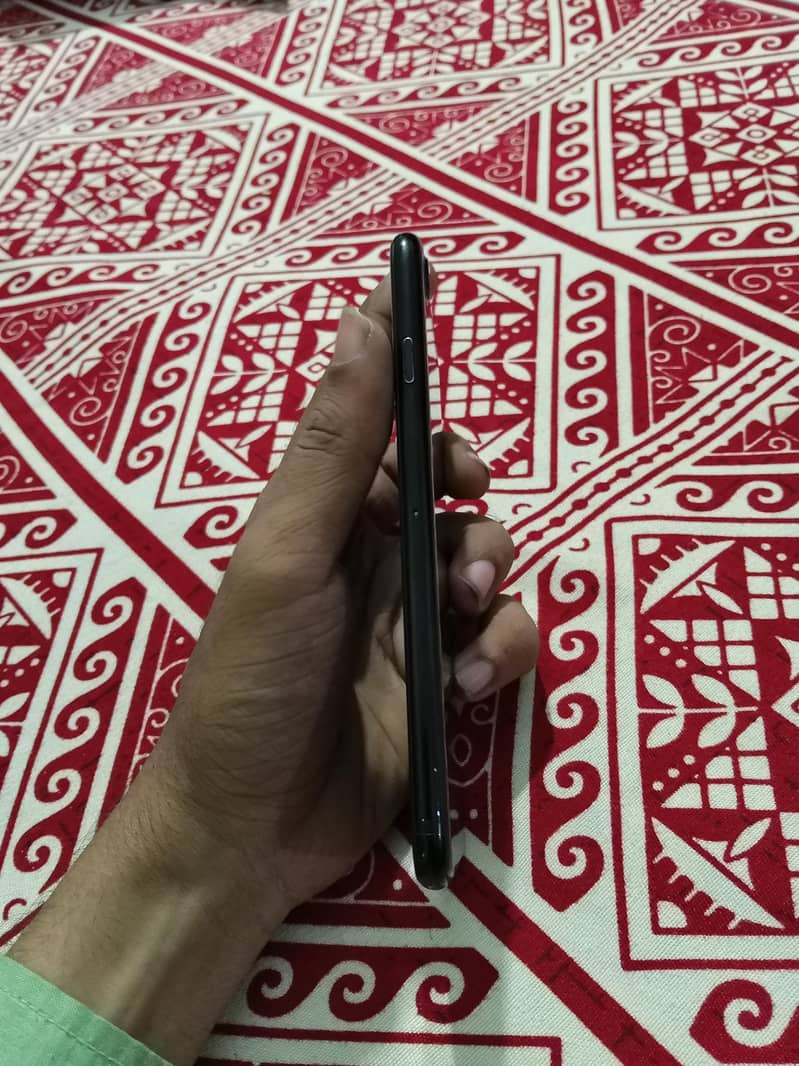 Apple iPhone 7 2