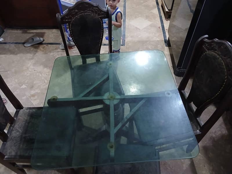 Dining Table with chairs 0