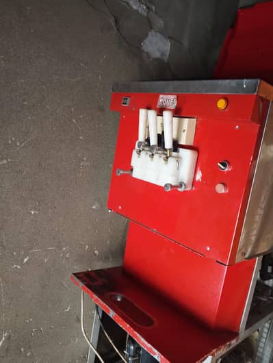 Ice cream machine