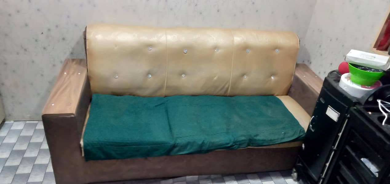 golden sofa 0