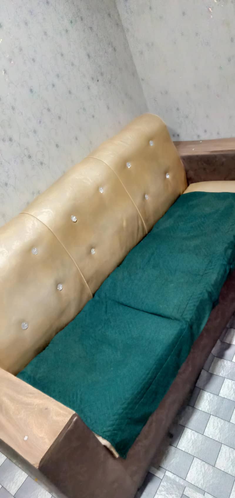 golden sofa 2