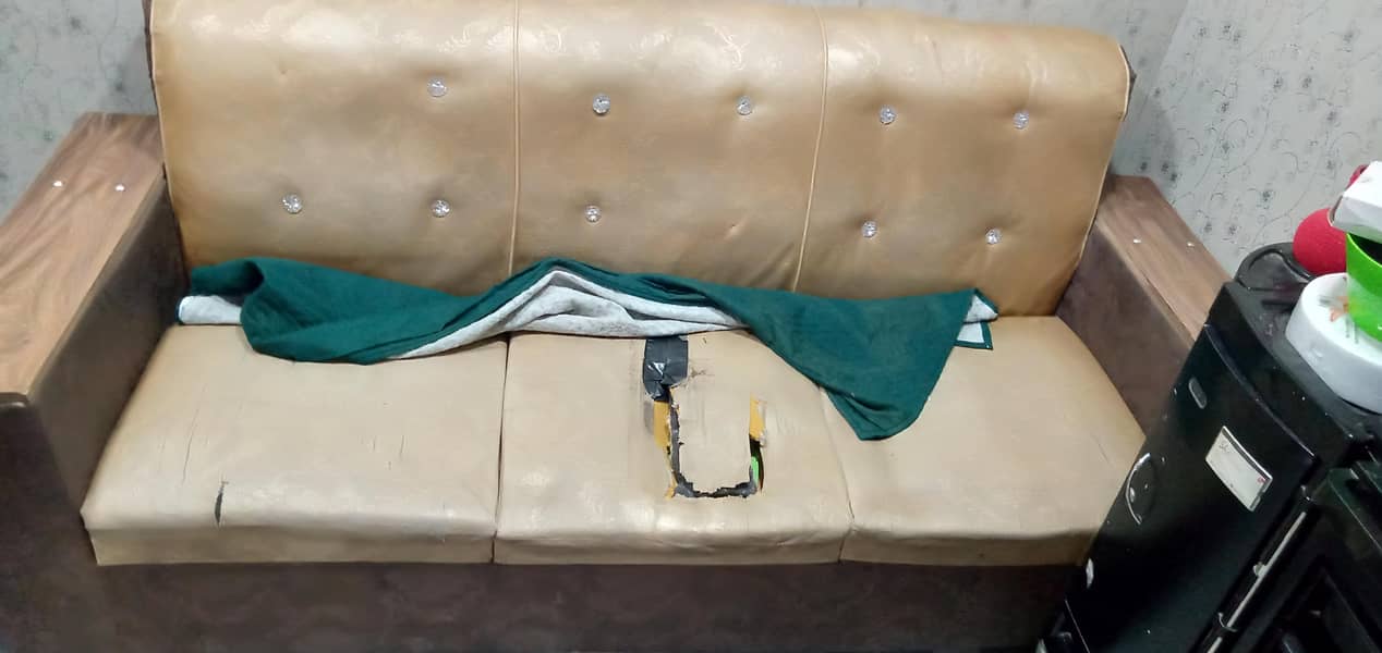 golden sofa 4