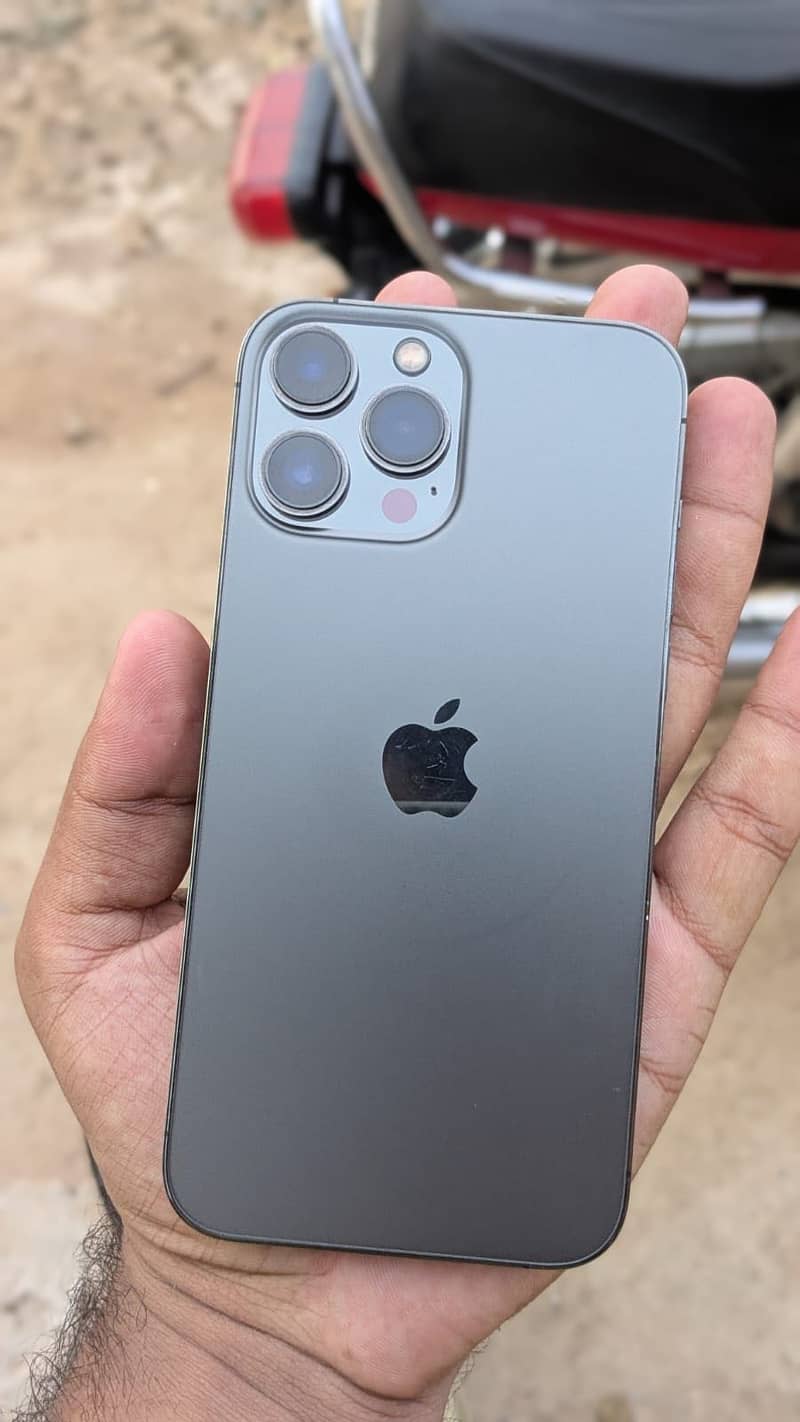 Apple iPhone 13 Pro Max 3