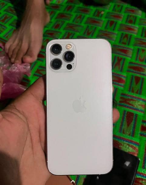 Apple iPhone 12 Pro 1
