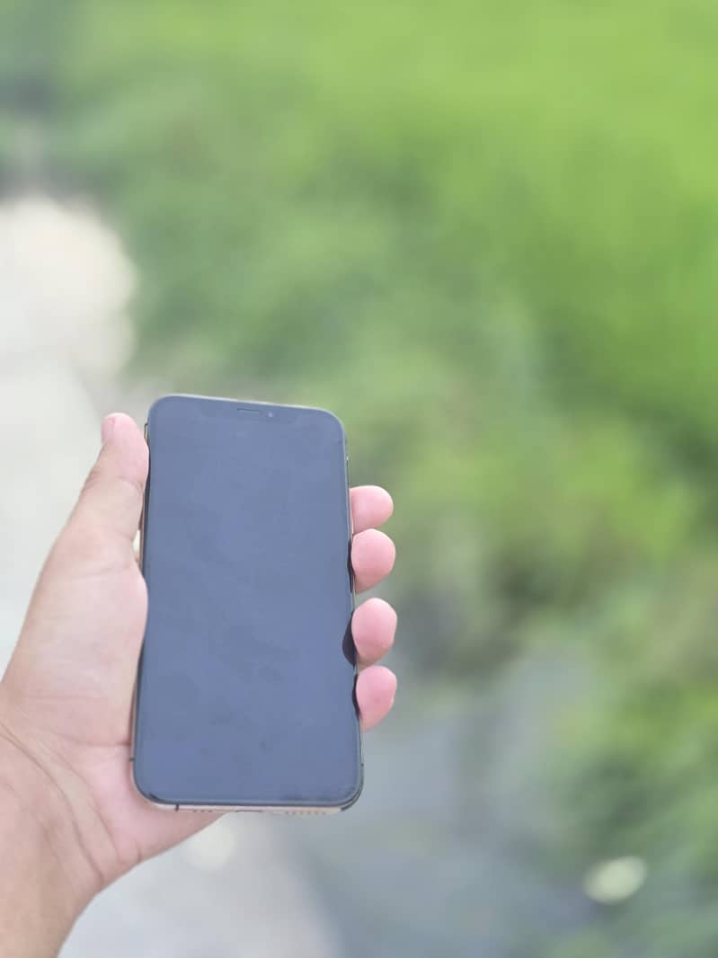 Apple iPhone XS 6
