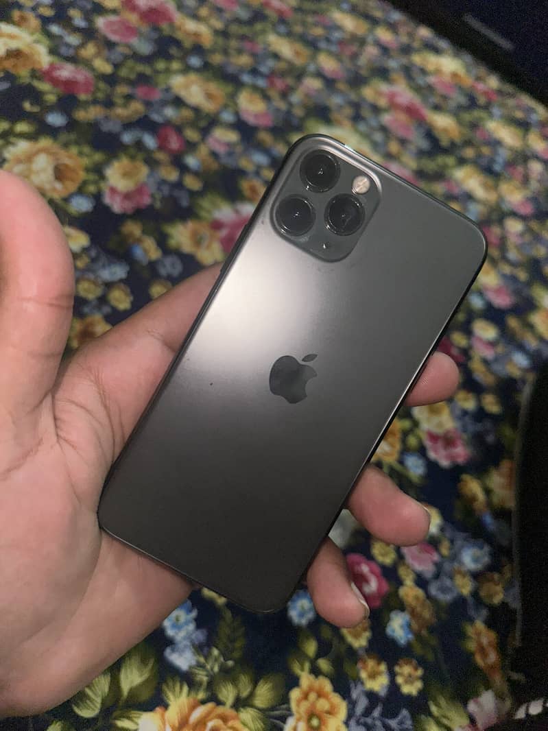 Apple iPhone 11 Pro 1