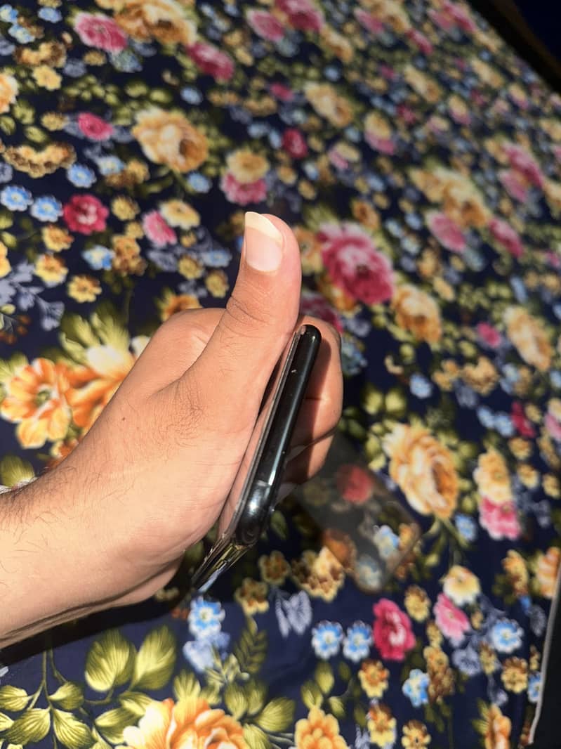 Apple iPhone 11 Pro 2