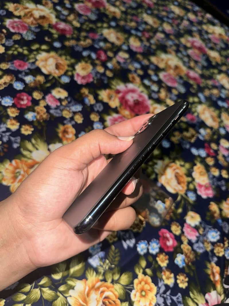 Apple iPhone 11 Pro 5