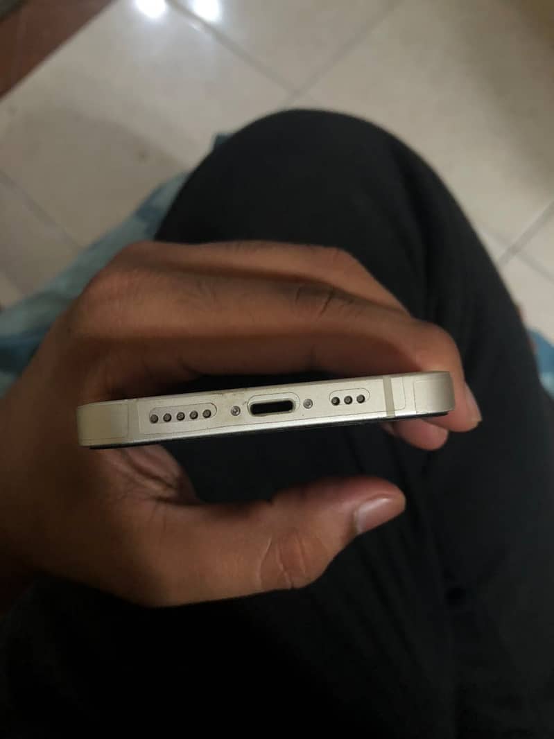 Apple iPhone 13 1