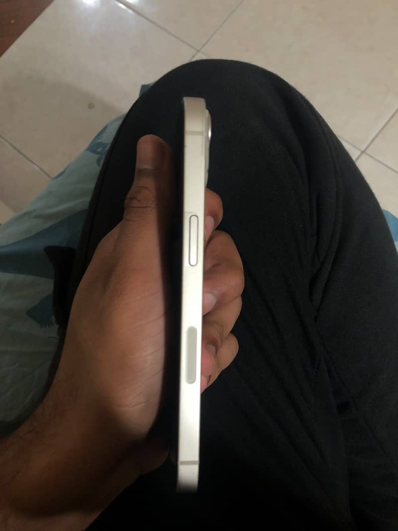 Apple iPhone 13 5