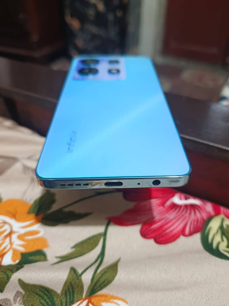 Infinix Note 30 10
