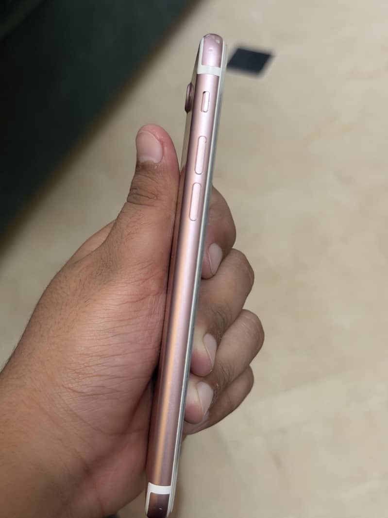 Apple iPhone 7 11