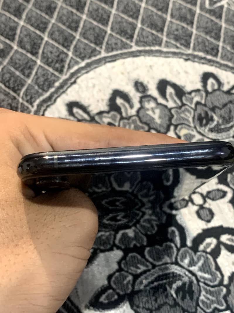 Apple iPhone XS Max 2