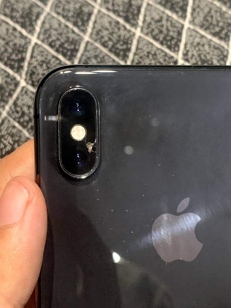 Apple iPhone XS Max 5