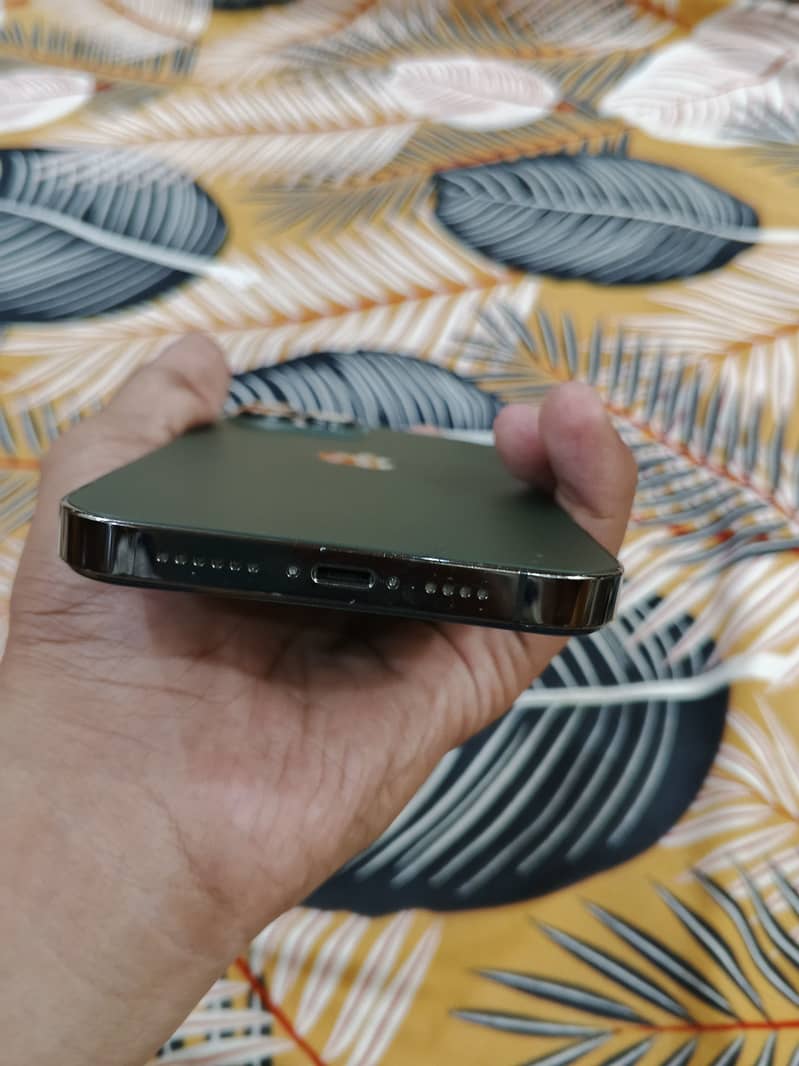 Apple iPhone 13 Pro Max 5
