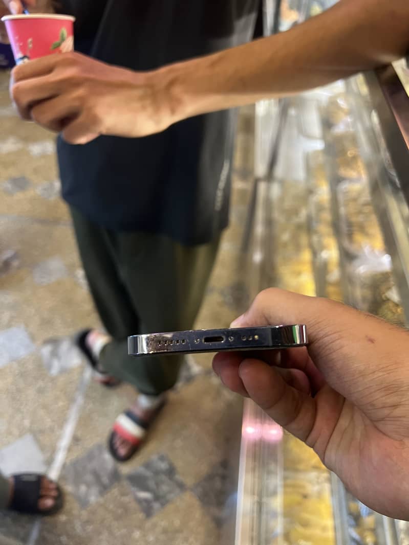 iphone 13 pro 2
