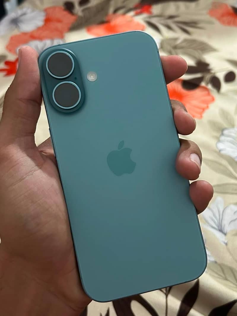 Apple iPhone 16 2