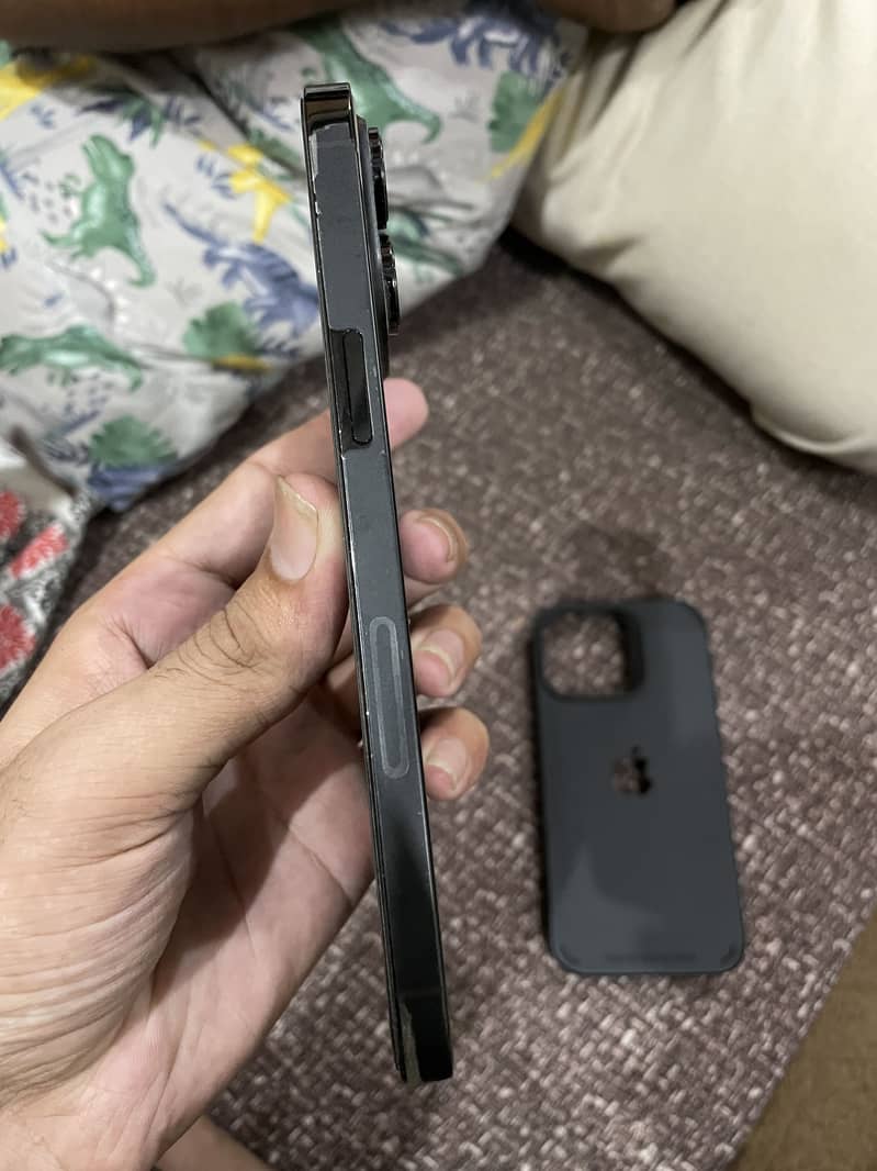 Apple iPhone 14 Pro Max 3