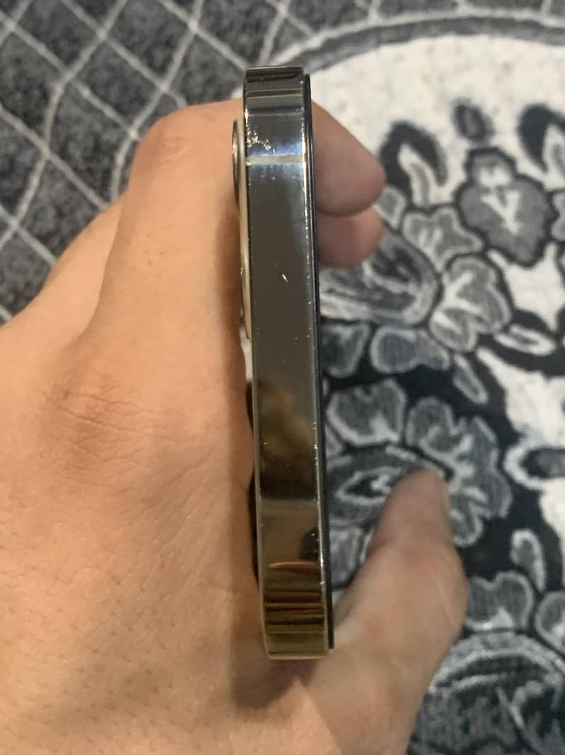 Apple iPhone 12 Pro 2