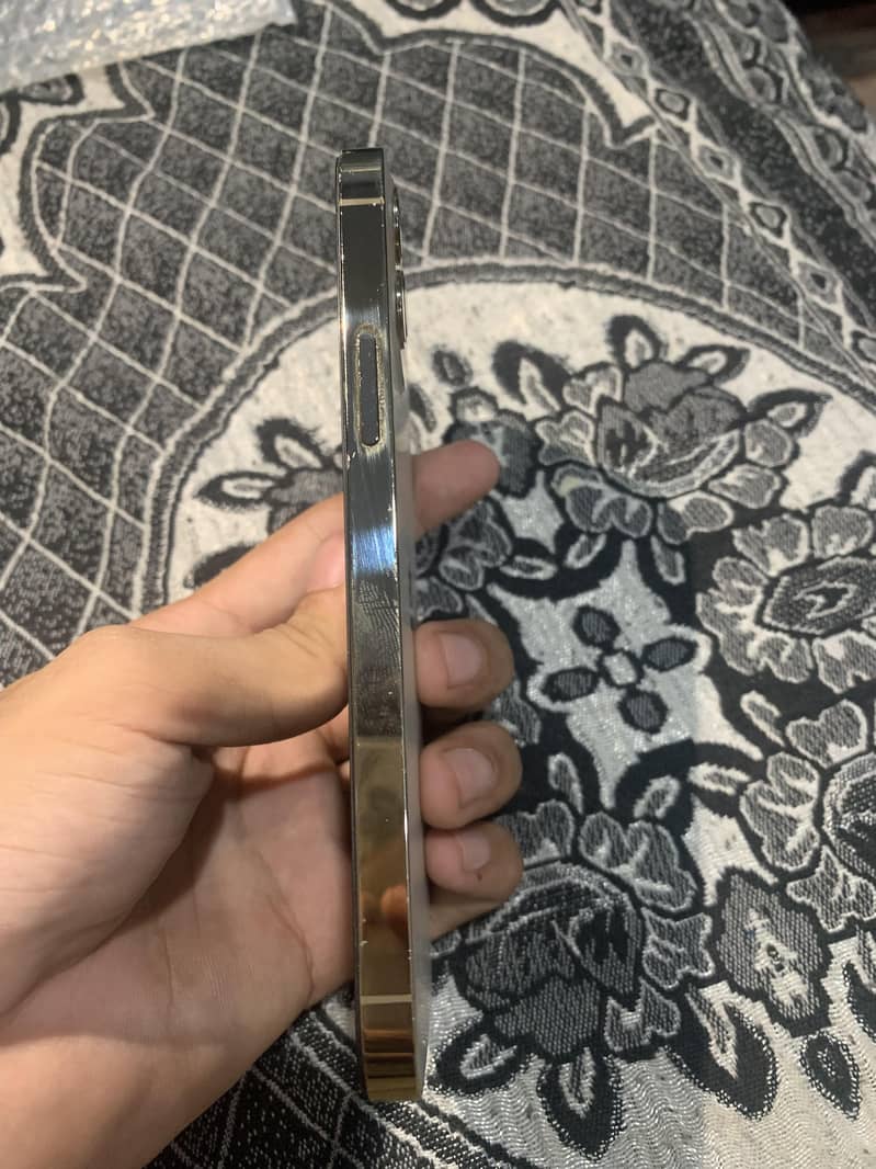 Apple iPhone 12 Pro 5