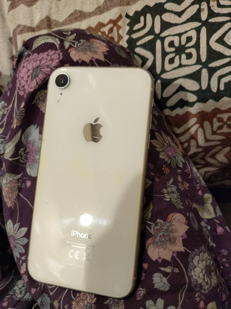 Apple iPhone XR 1