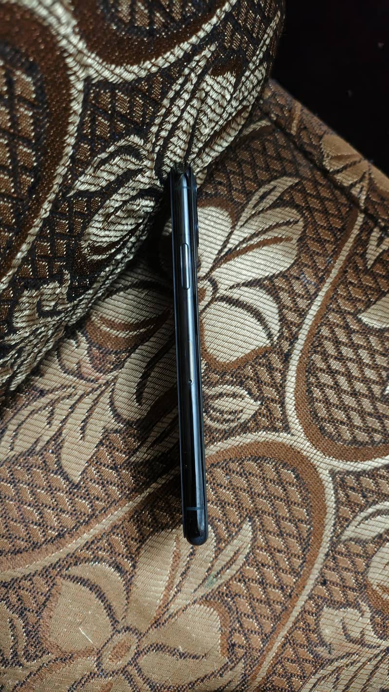 Apple iPhone 11 Pro 3