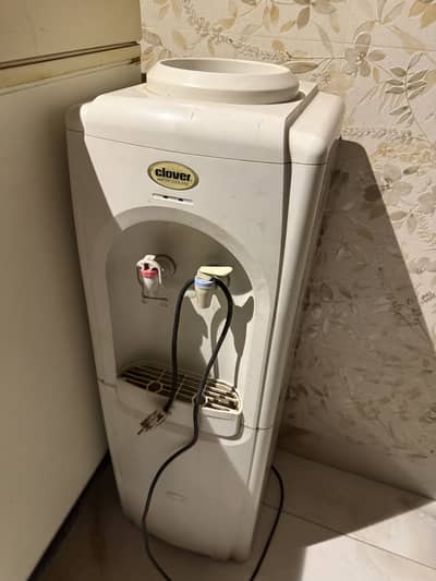 Clover Water Dispenser