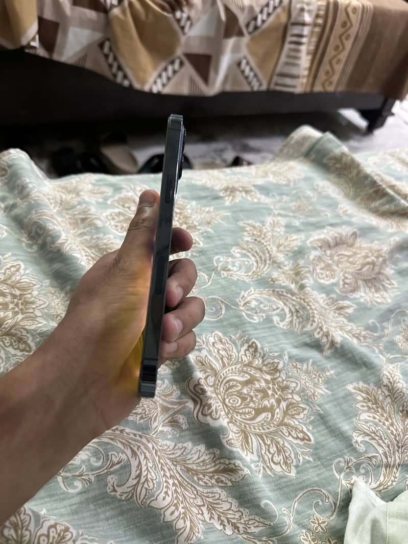 Apple iPhone 12 Pro Max 1