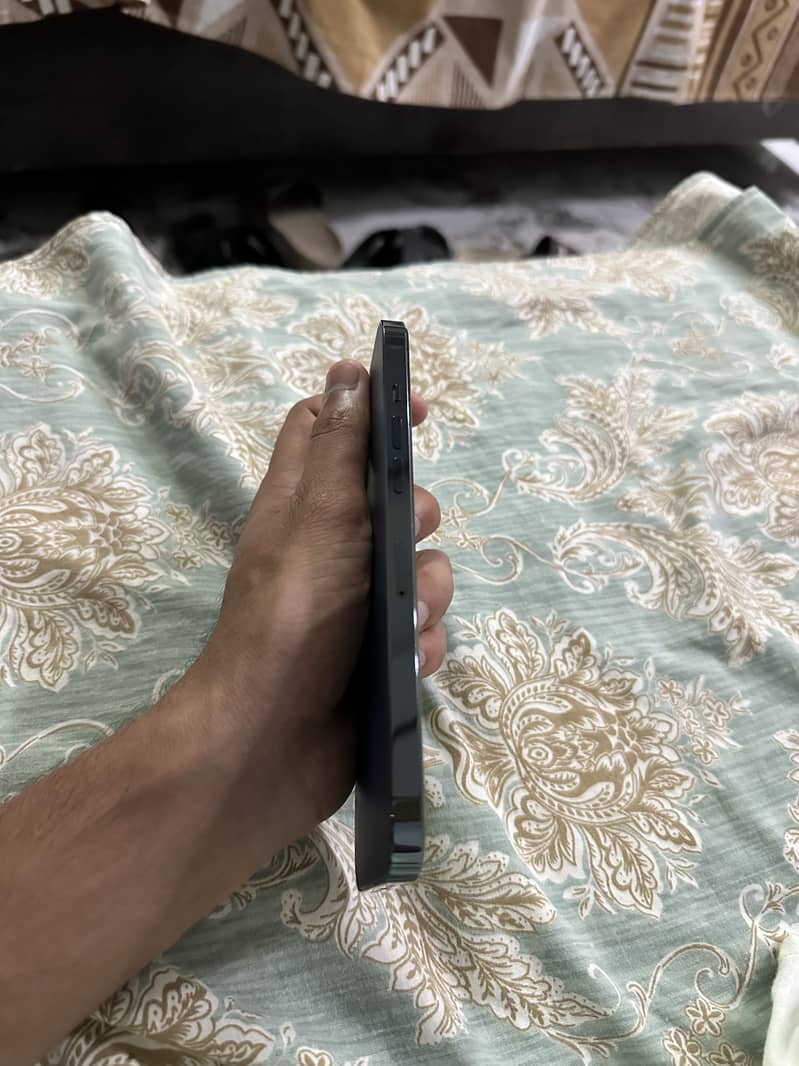 Apple iPhone 12 Pro Max 4