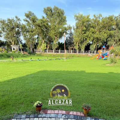 2 Kanal prime location plot available in Alcazar Farms with Ready Possession,