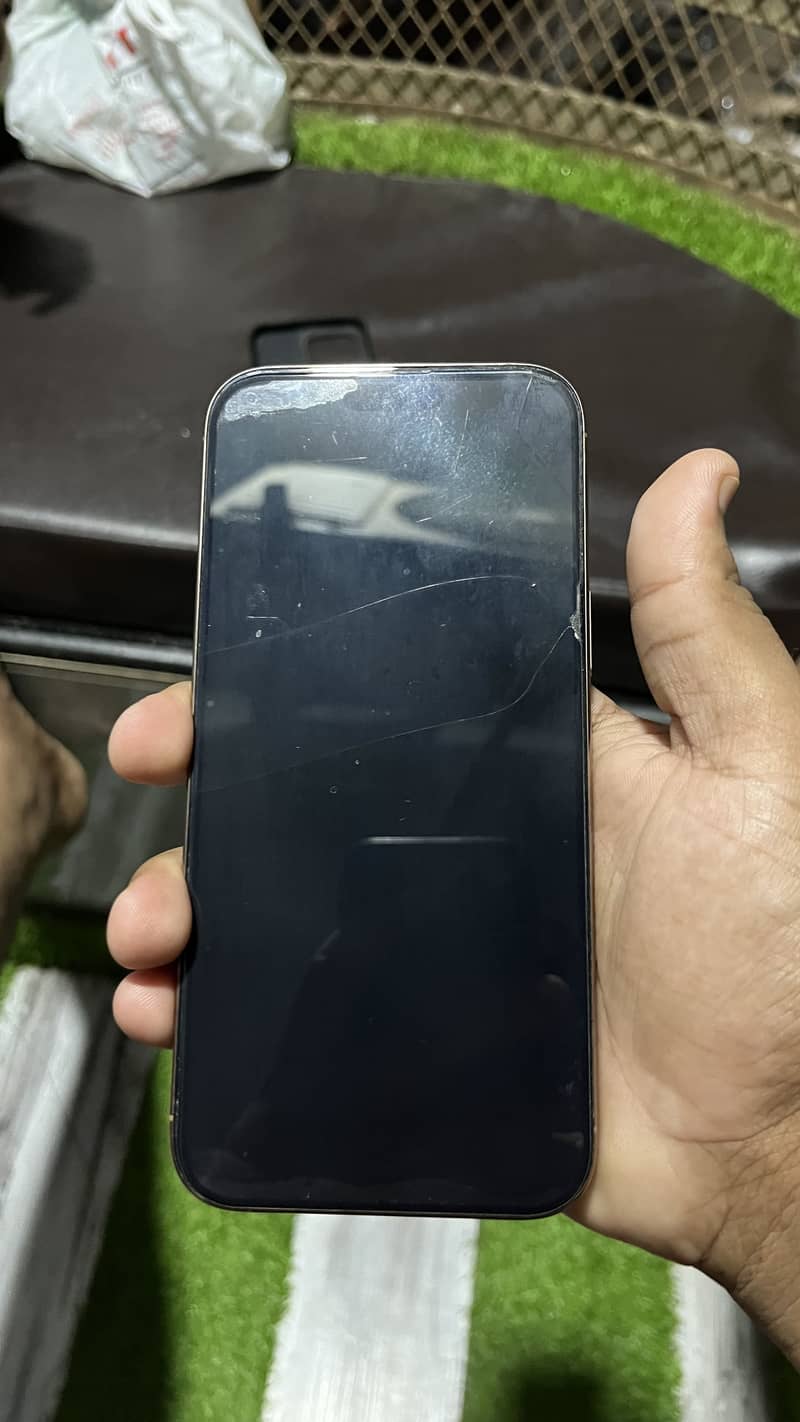 Apple iPhone 16 Pro Max 3