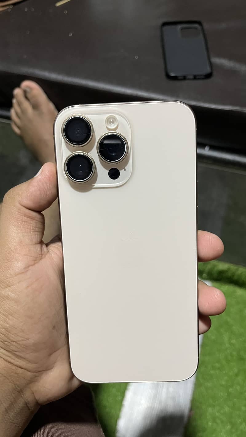 Apple iPhone 16 Pro Max 6