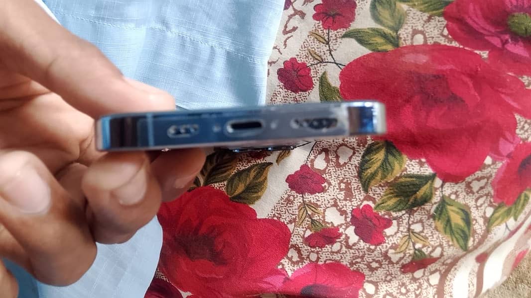 Apple iPhone 13 Pro 2