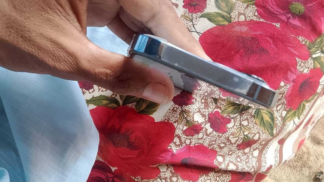 Apple iPhone 13 Pro 3