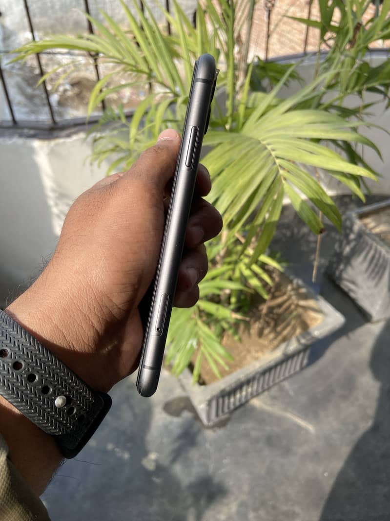 Apple iPhone 11 2