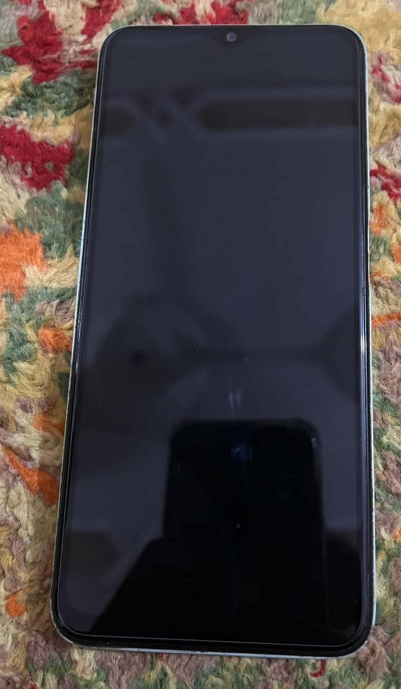 Realme C35 6