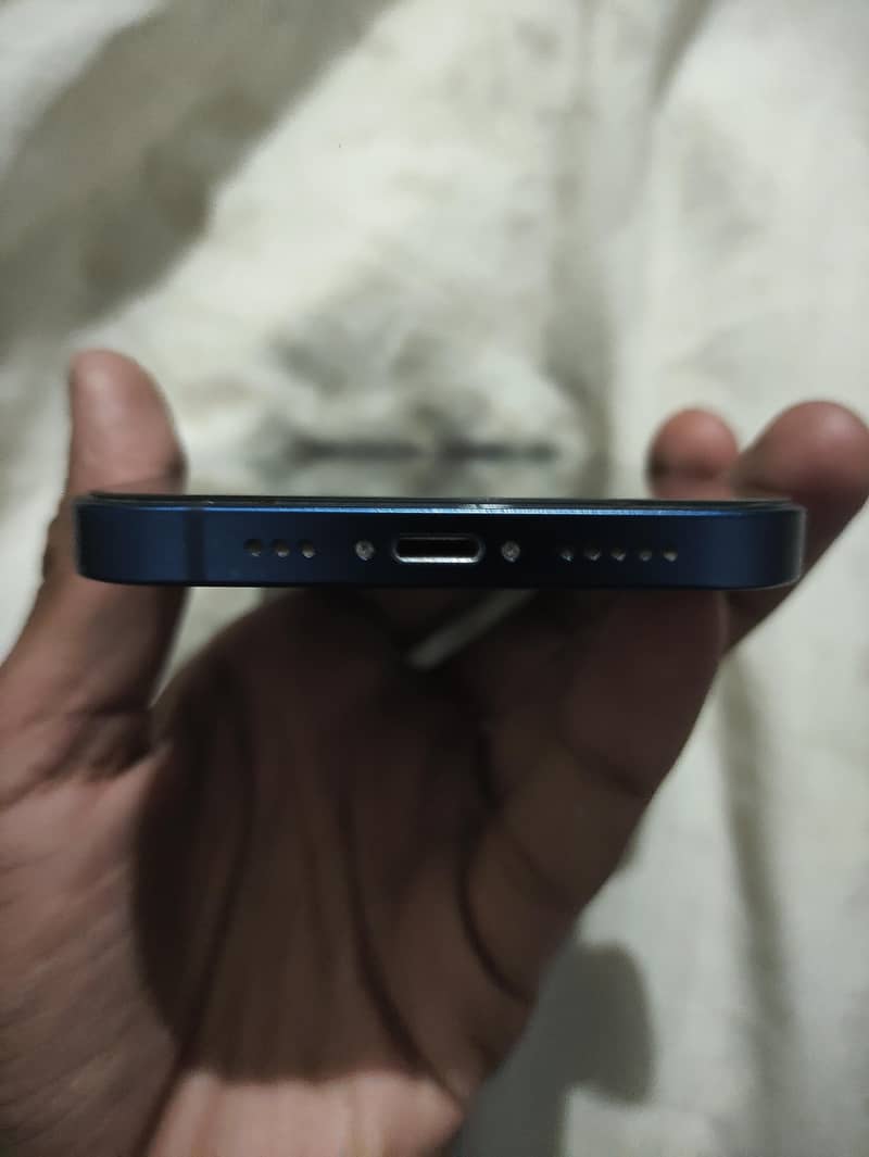 Apple iPhone 12 3