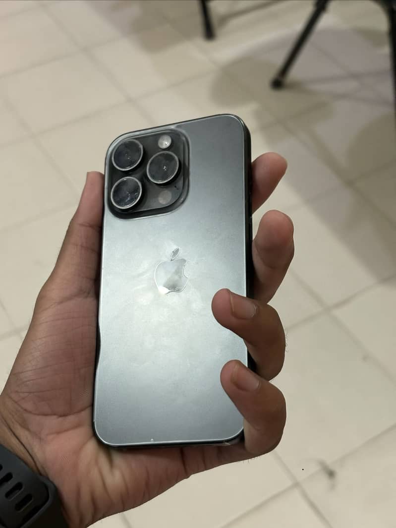 Apple iPhone 15 Pro 0