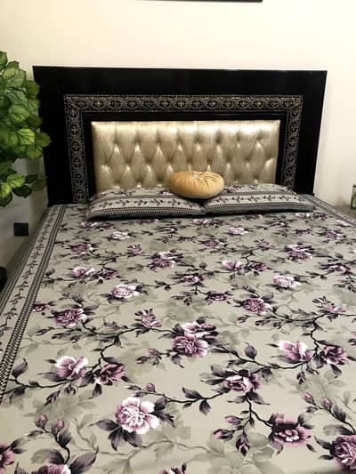 Wooden Bed for sale Beautiful