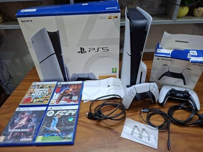 ps5 slim disc with 2 controllers