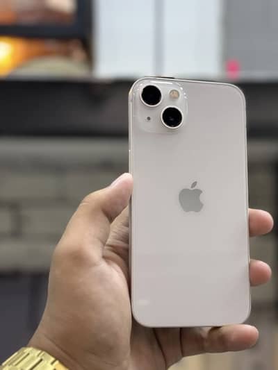 Apple iPhone 13