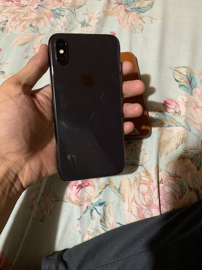 Apple iPhone X 4