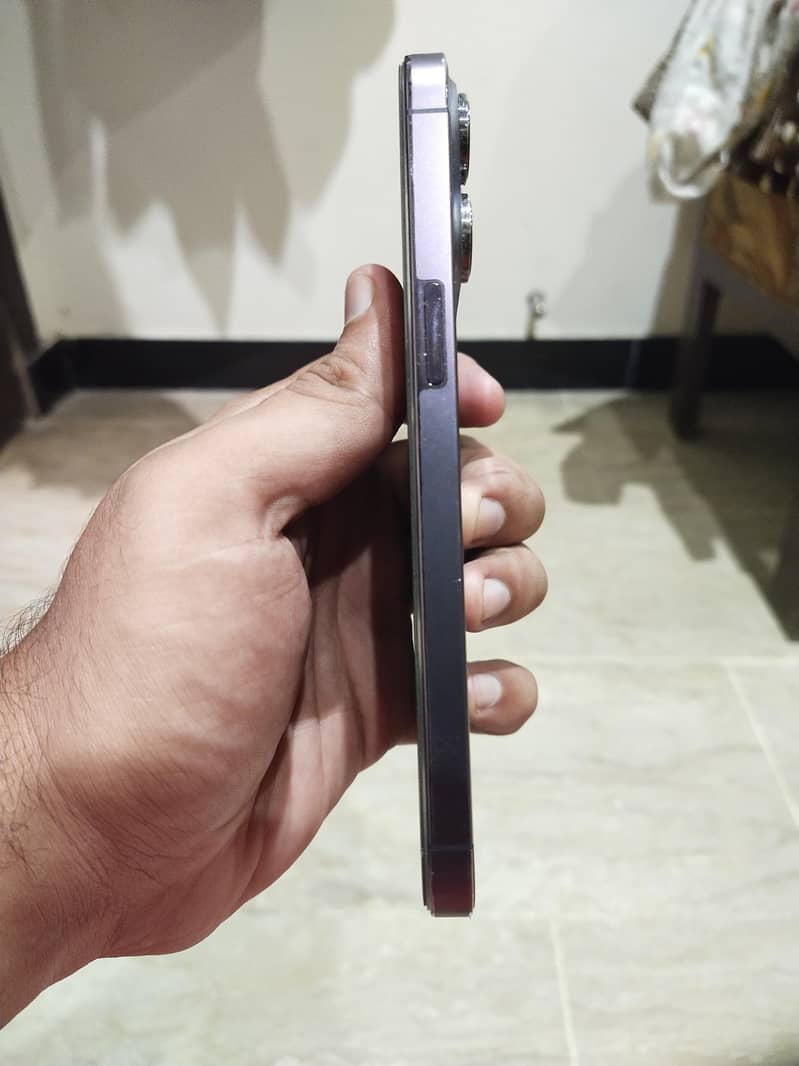Apple iPhone 14 Pro Max 1