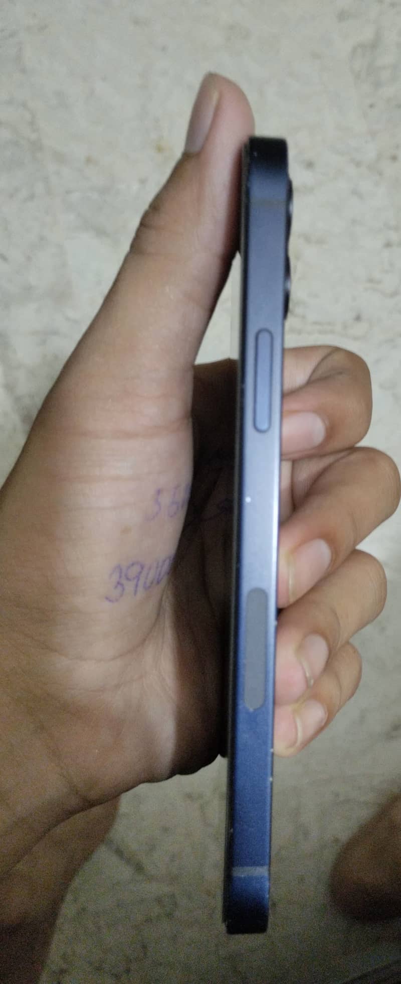 Apple iPhone 12 2