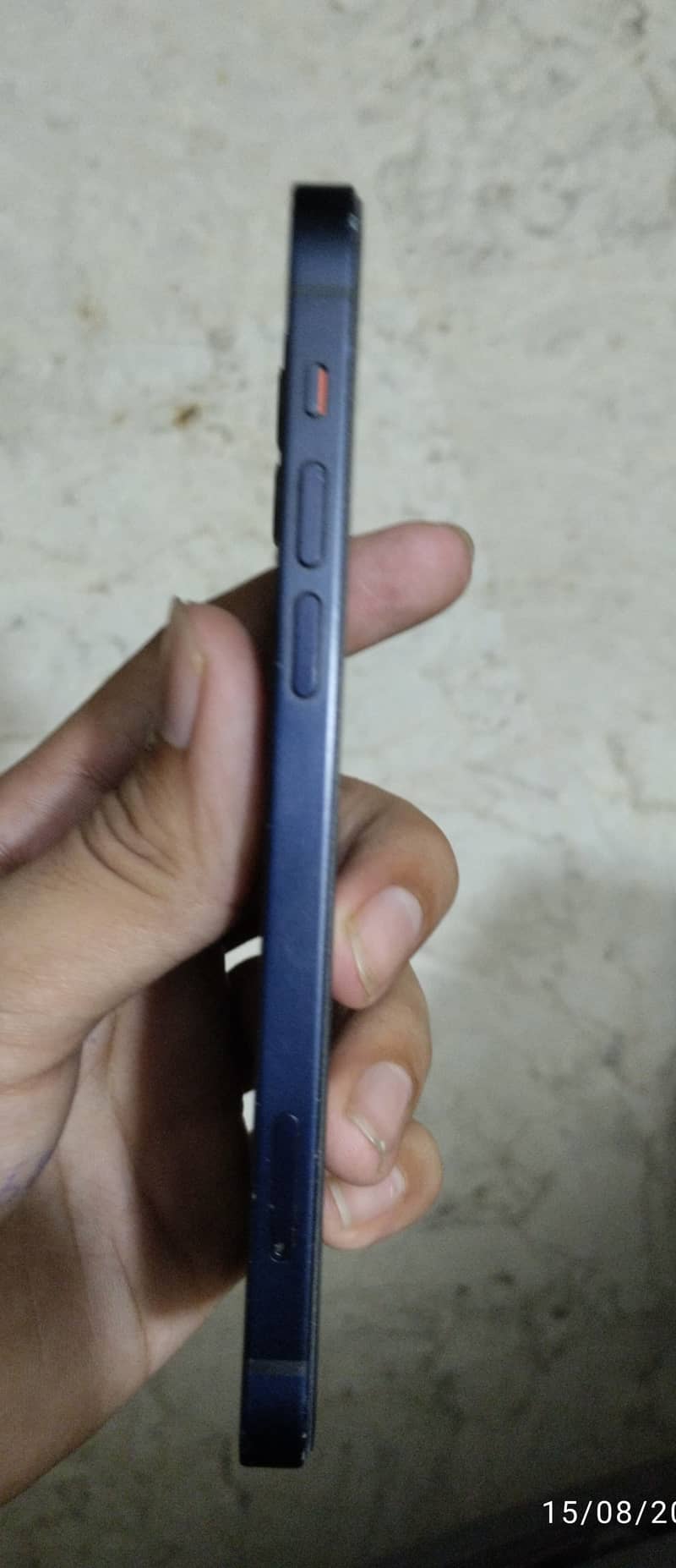 Apple iPhone 12 4