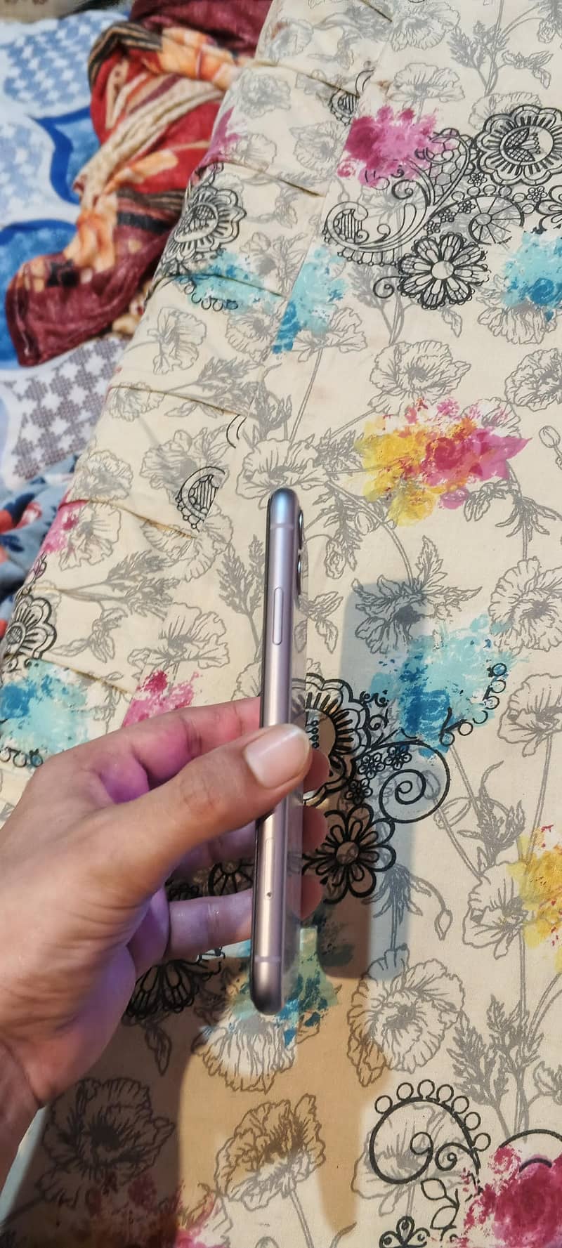 Apple iPhone 11 4