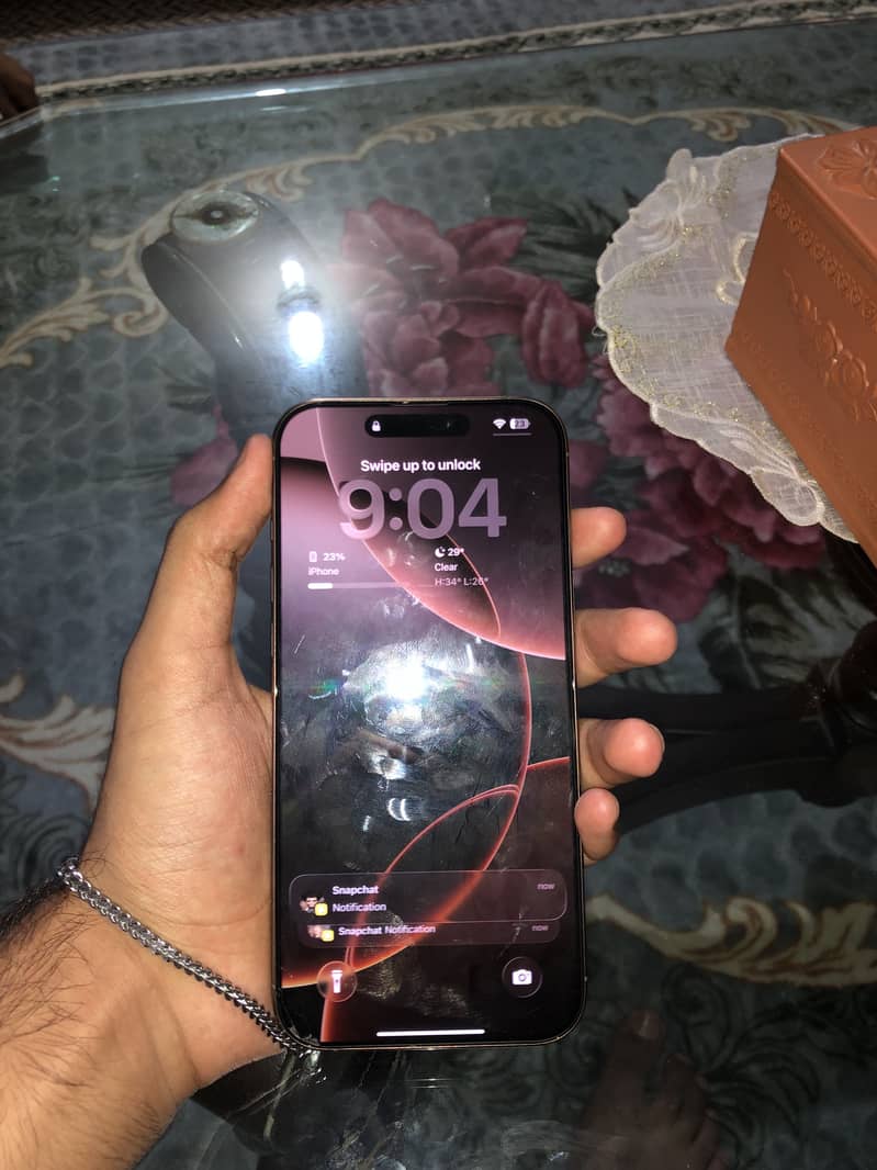 Apple iPhone 16 Pro Max 2
