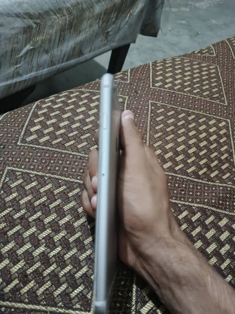 Apple iPhone 6S Plus 1